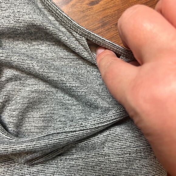 Old Navy Active Light Support Strappy V-Neck Sports Bra Size XXL Gray - Picture 3 of 8